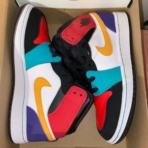 Nike Air Jordan 1 Mid - White/University Red-Black - 6 women’s